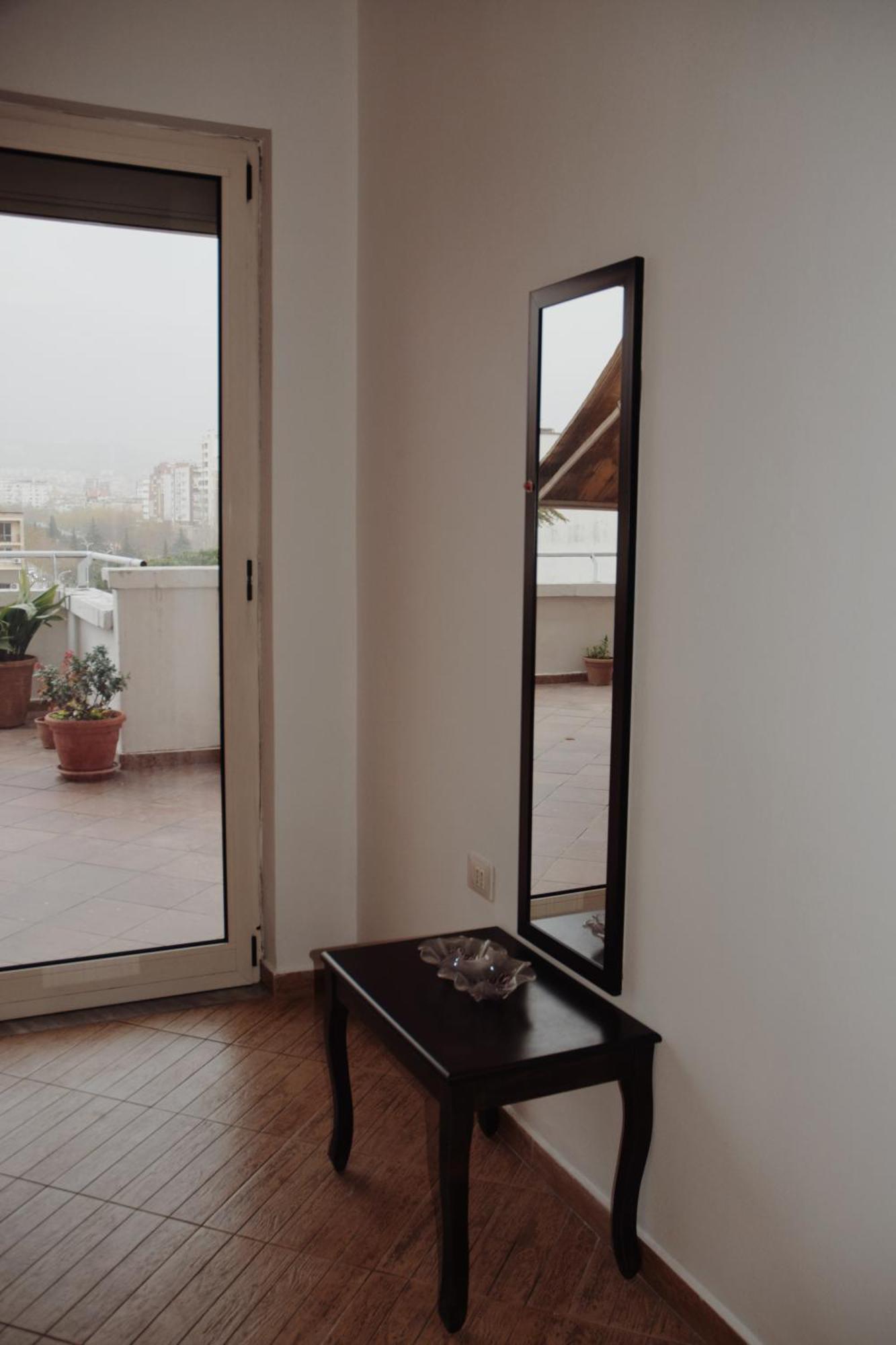 Lovely Apartment Tirana Exterior photo